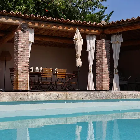 Domaine Du Moulin De Villefranche Guest house